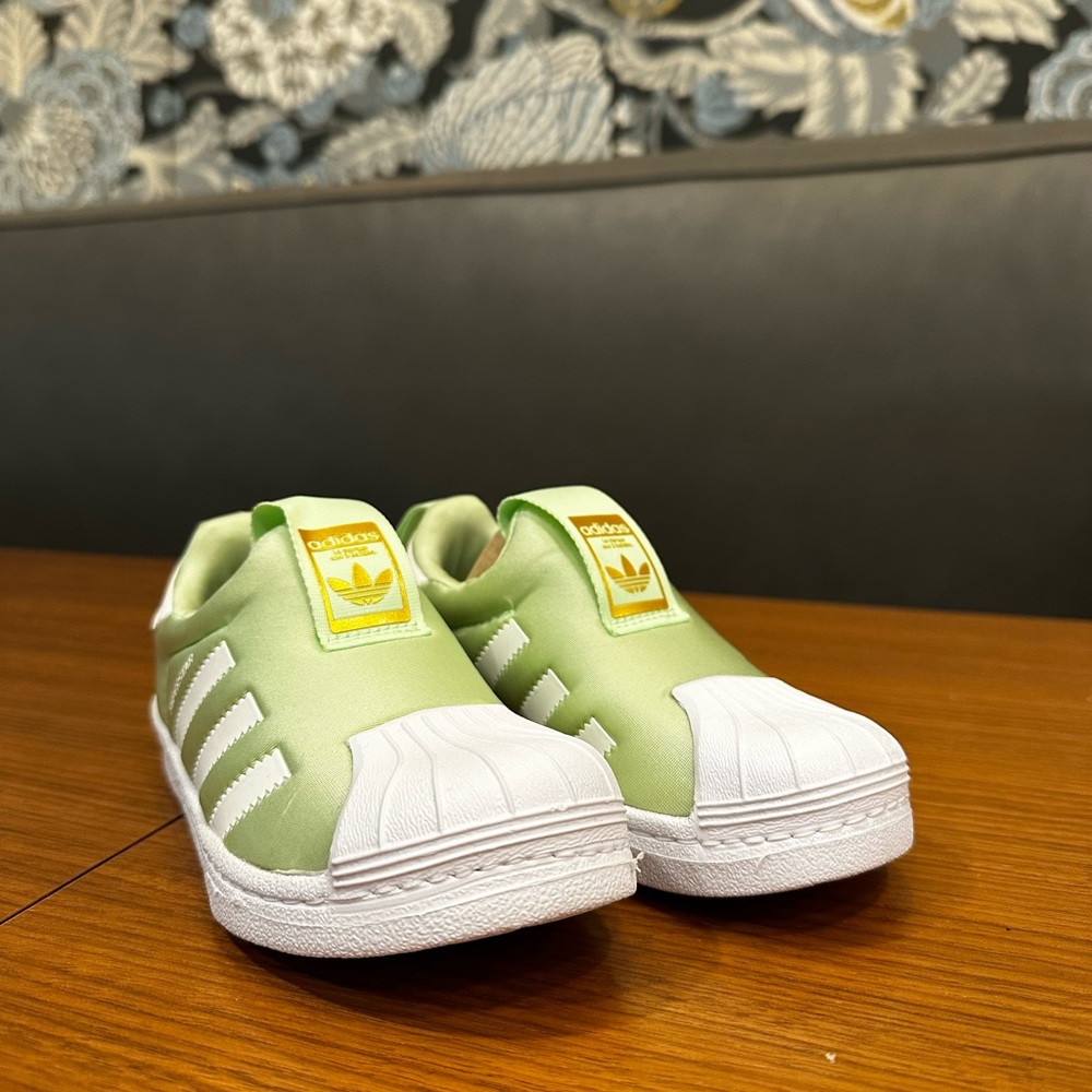 NEW! Adidas Toddler Superstar 360 slip on sneakers, size US 11